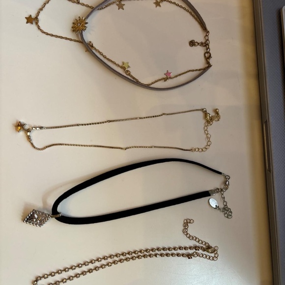 Four neck chokers - Picture 1 of 1